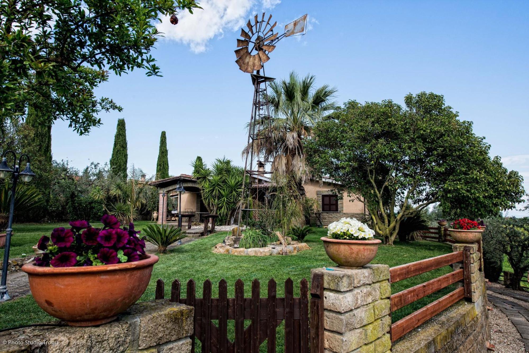 Country house Il Giardino Dei Flintstones Cerveteri