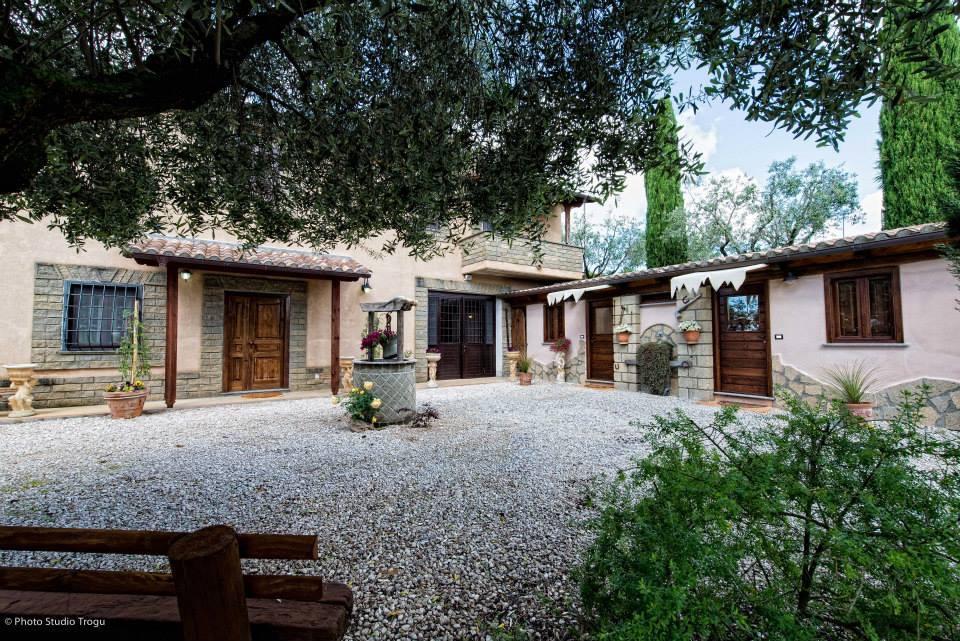 Il Giardino Dei Flintstones Country house *